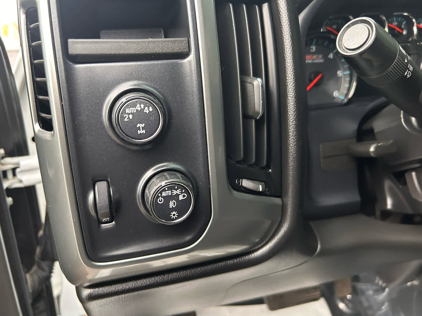 Used 2018 Chevrolet Silverado 1500 LT w/ All Star Edition image 13