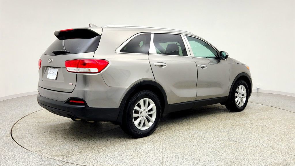 Used 2017 Kia Sorento FWD w/ LX Convenience Package image 5