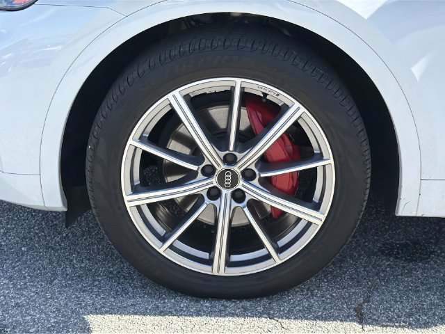 Used 2024 Audi Q5 e Premium Plus w/ Premium Plus Package AWD/4WD image 43