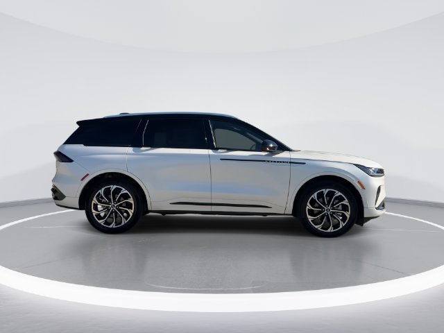 New 2026 Lincoln Nautilus Reserve AWD/4WD image 9