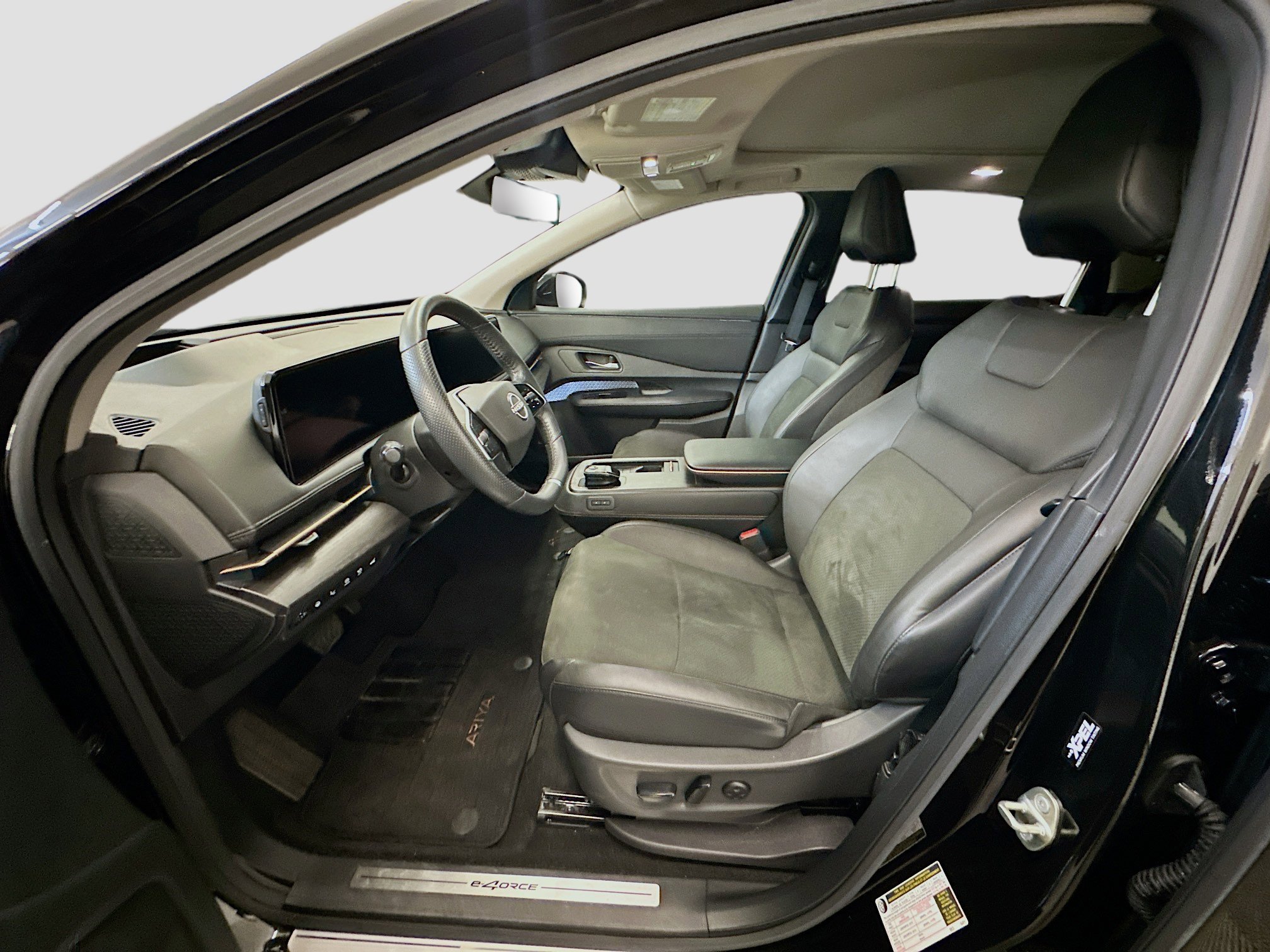 Used 2023 Nissan Ariya AWD image 13