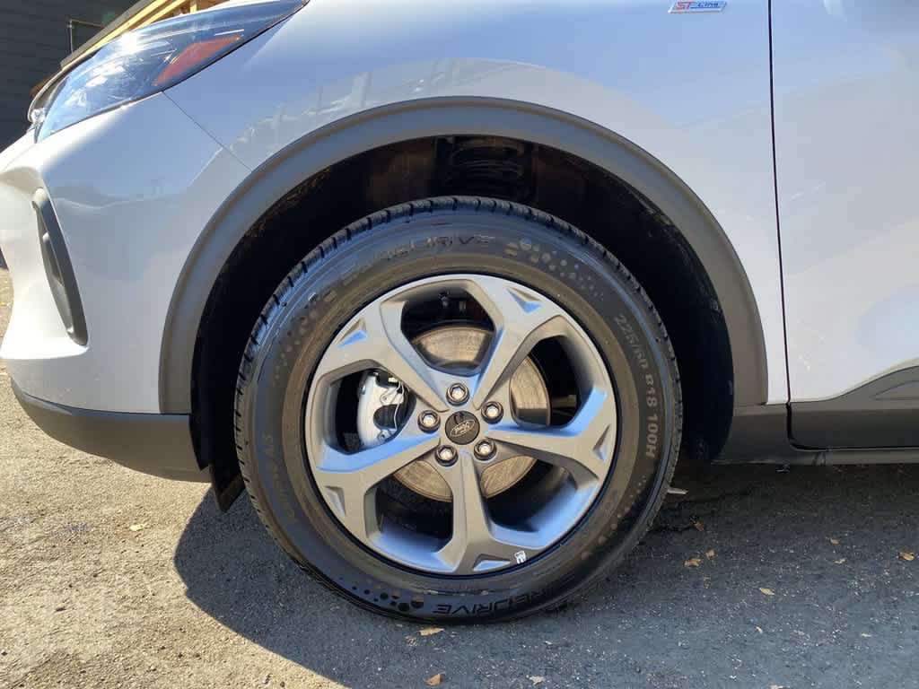 Used 2025 Ford Escape ST-Line Select AWD/4WD image 10