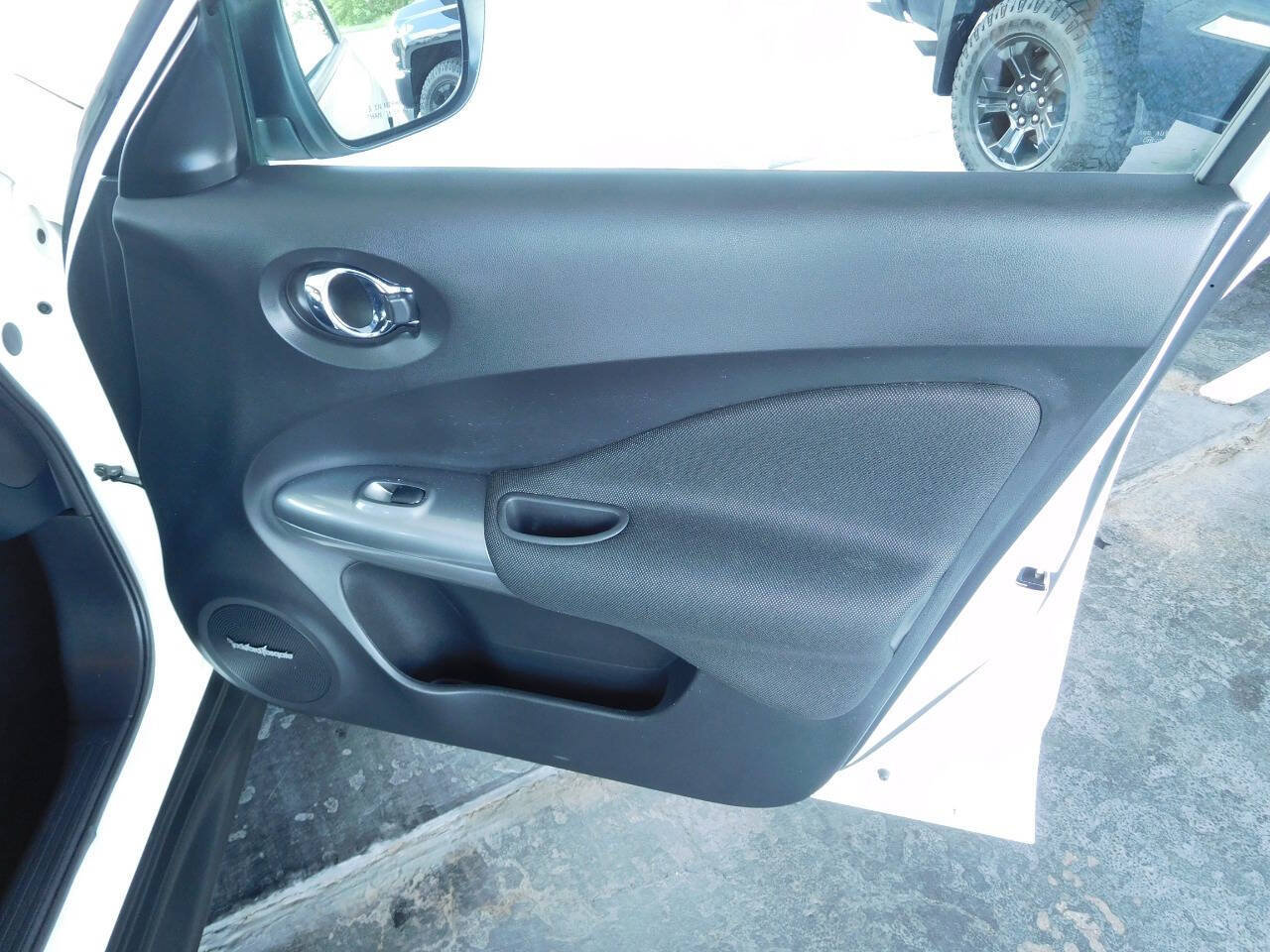 Used 2016 Nissan Juke SV w/ Technology Package AWD/4WD image 18
