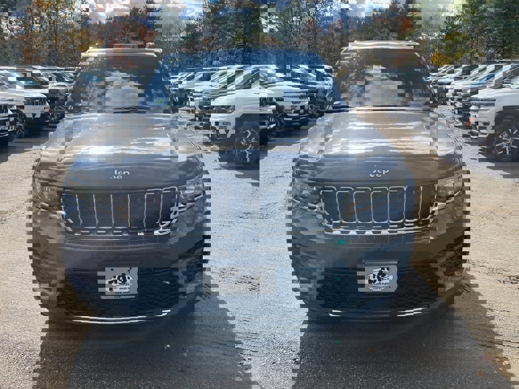 New 2025 Jeep Grand Cherokee Laredo X image 2