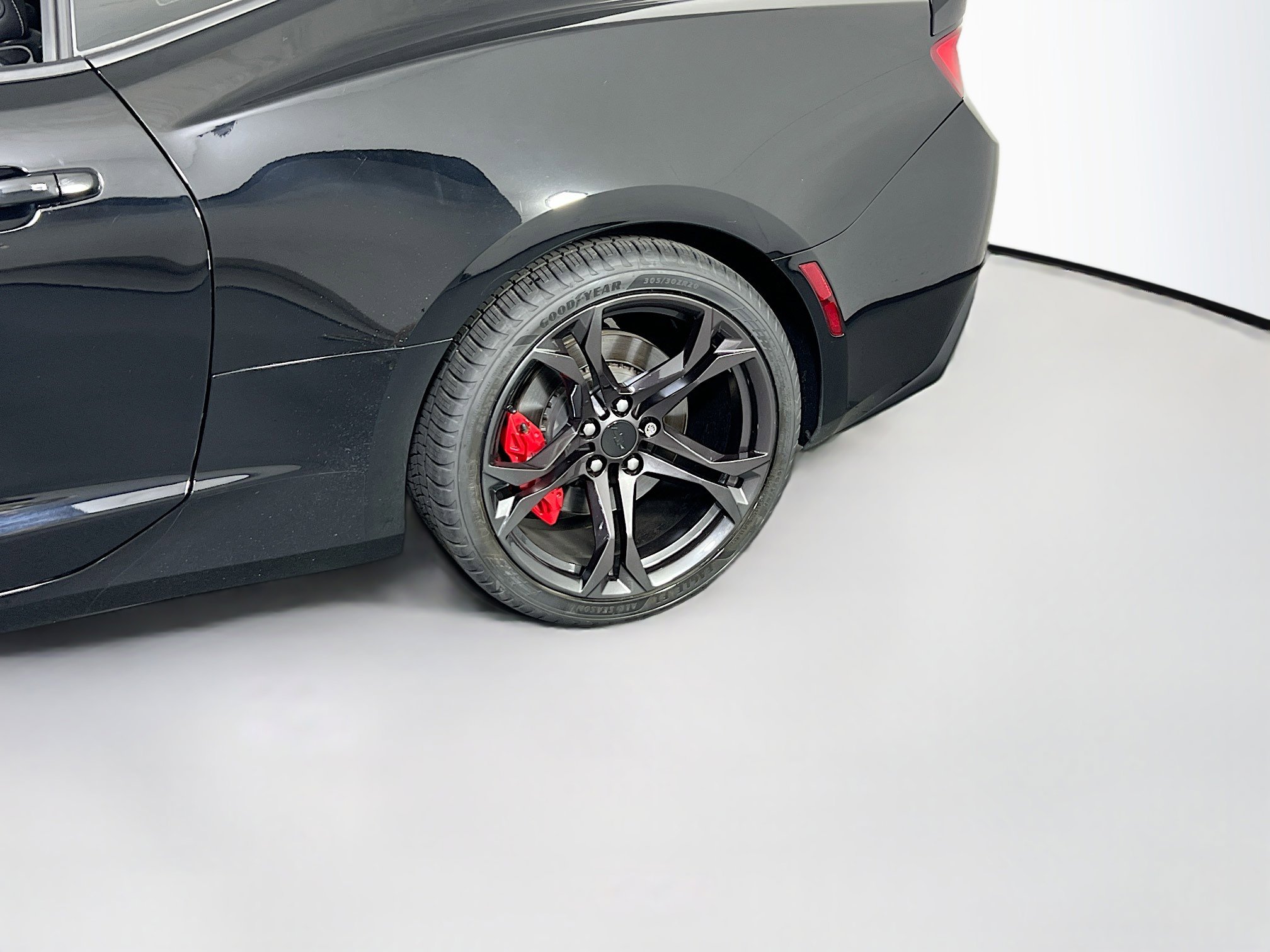 Used 2018 Chevrolet Camaro SS RWD image 30