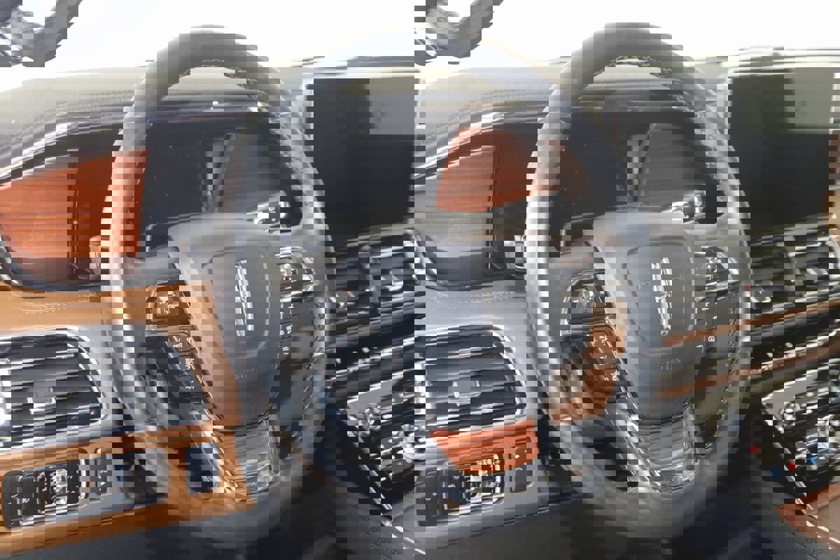 Used 2023 Lincoln Navigator Reserve image 6