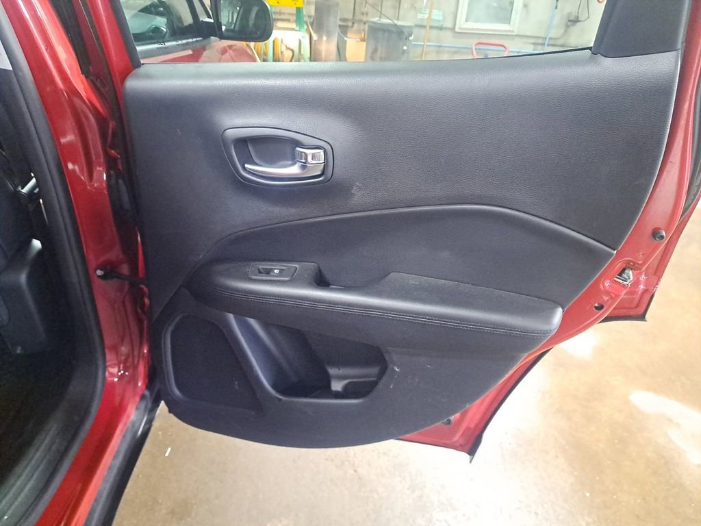 Used 2019 Jeep Compass Altitude image 17