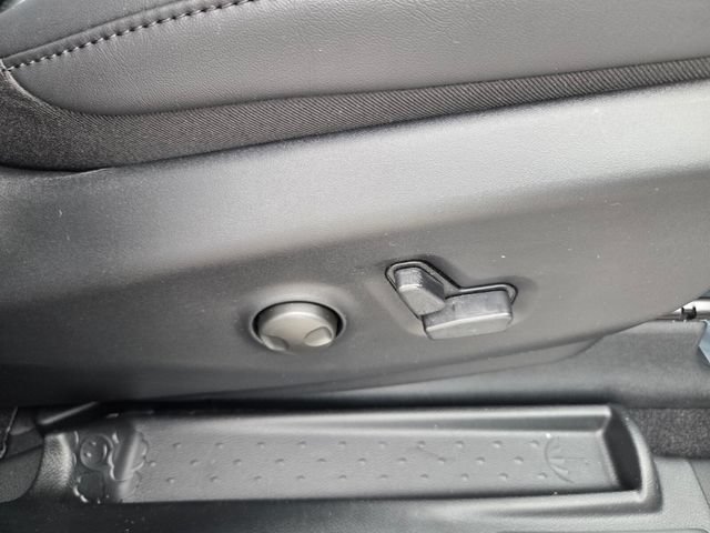 New 2027 Chrysler Pacifica Select w/ Family Tech Group FWD image 16
