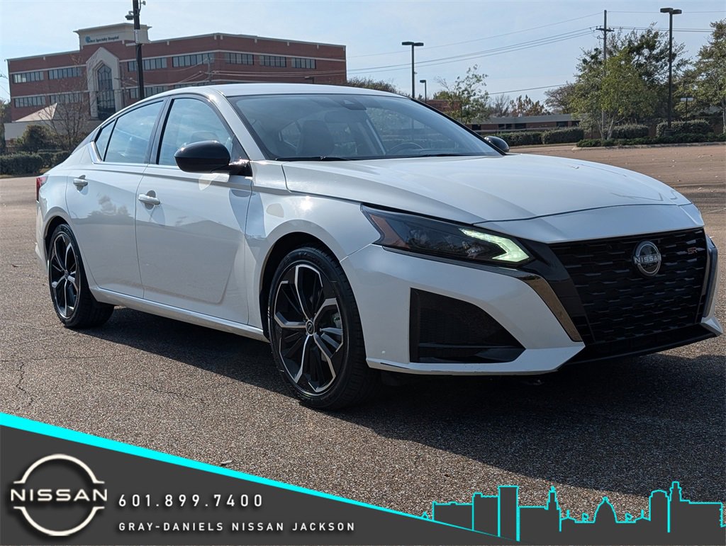 Used 2024 Nissan Altima 2.5 SR