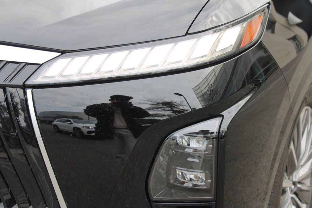 Certified 2025 INFINITI QX80 Luxe image 12