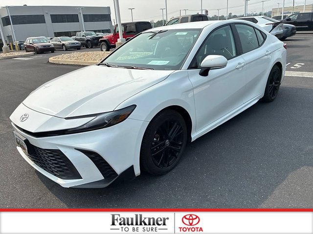Used 2025 Toyota Camry SE FWD image 18