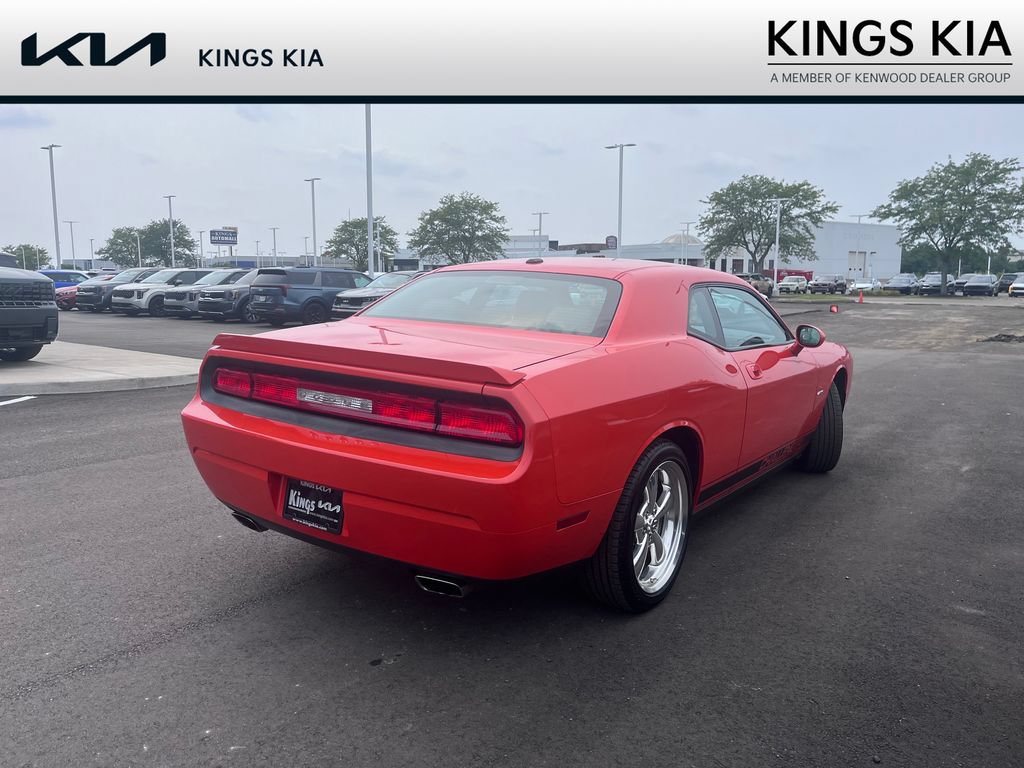 Used 2009 Dodge Challenger R/T RWD image 4