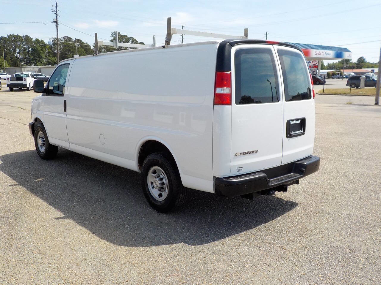 Used 2020 Chevrolet Express 2500 Extended w/ Driver Convenience Package RWD image 3