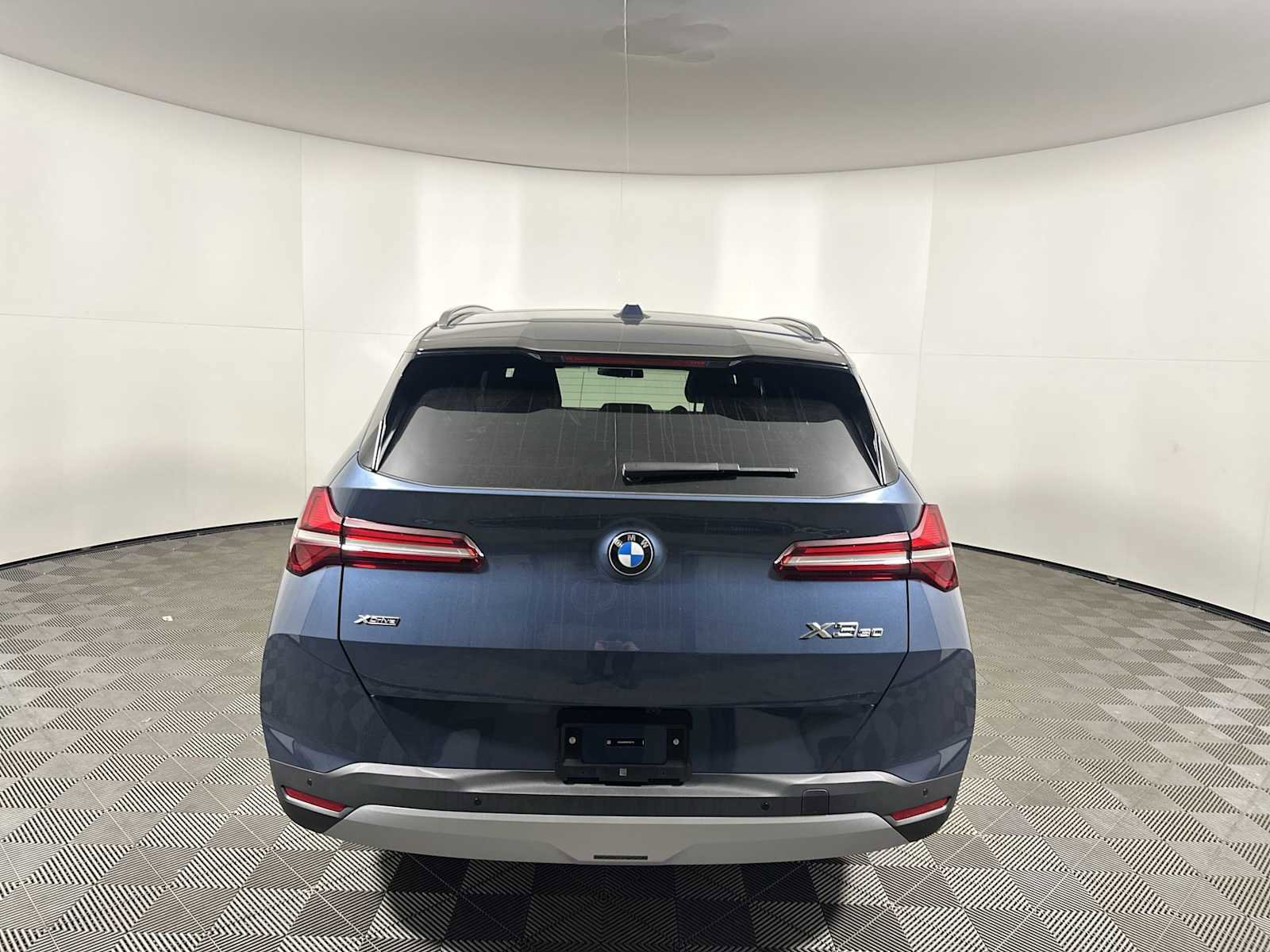 New 2026 BMW X3 xDrive30 w/ Convenience Package image 2