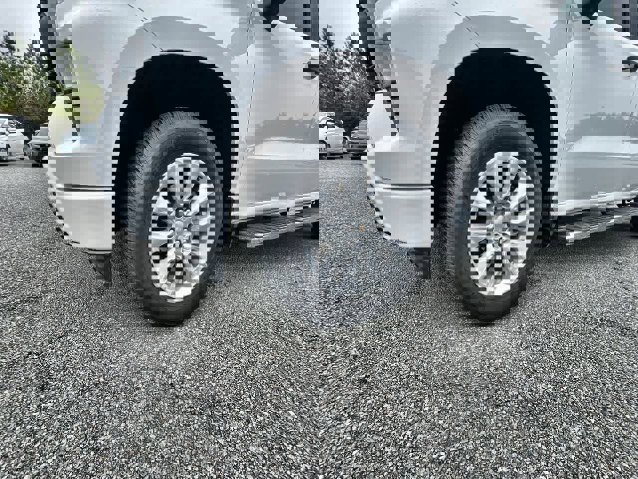 Used 2024 Chevrolet Silverado 1500 Custom image 32