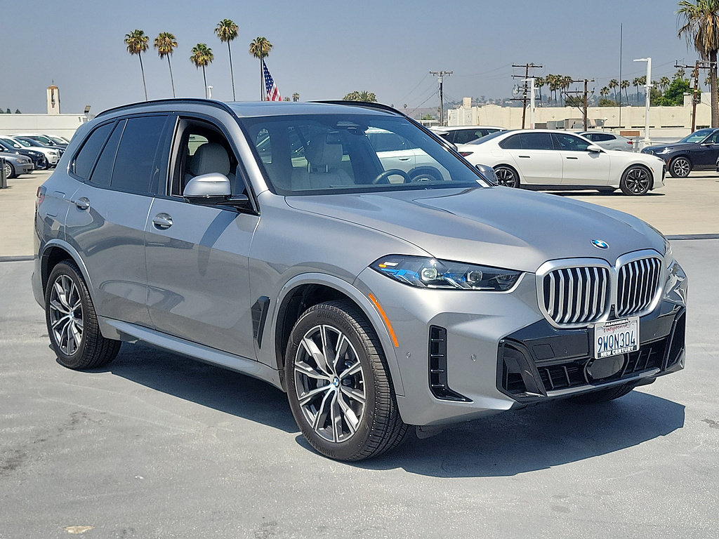 Used 2026 BMW X5 sDrive40i w/ M Sport Package RWD image 4