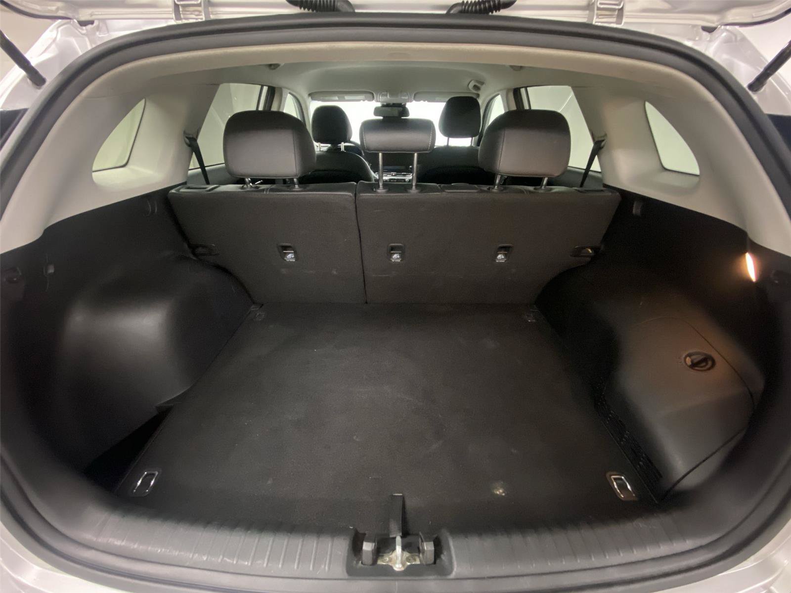 Used 2020 Kia Niro EX FWD image 23