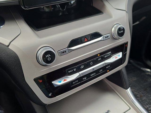 Certified 2022 Ford Explorer XLT w/ Equipment Group 202A image 24