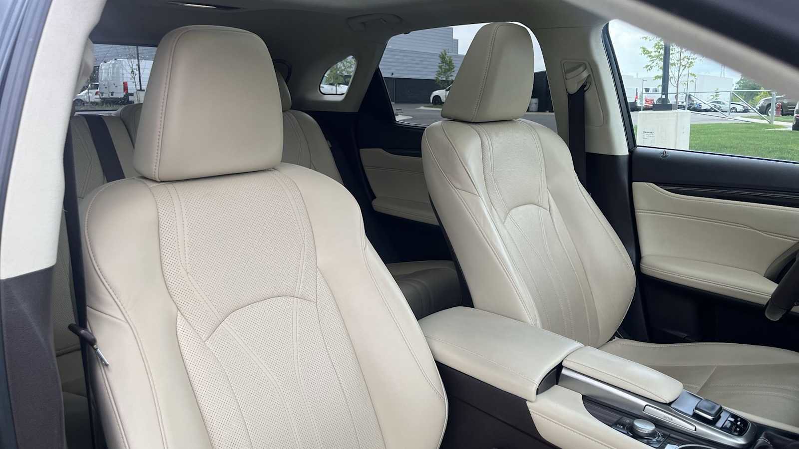Used 2019 Lexus RX 450h AWD w/ Luxury Package image 39