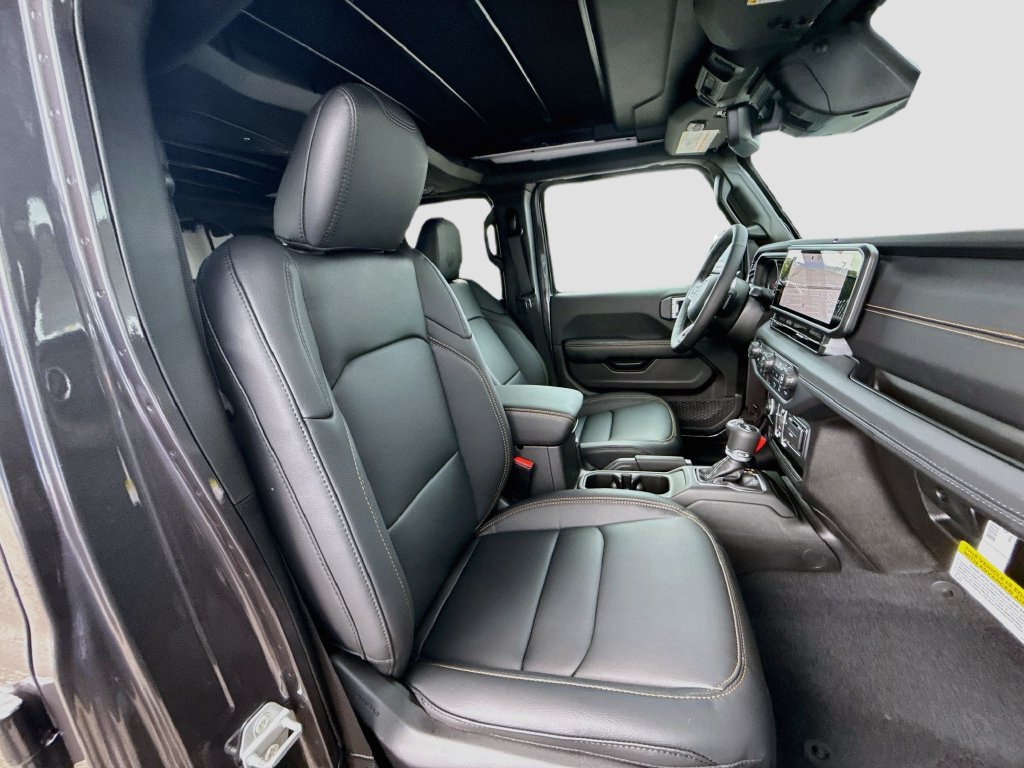 New 2027 Jeep Wrangler Unlimited Sahara AWD/4WD image 32