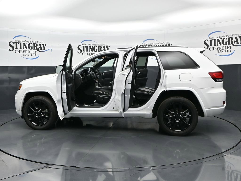 Used 2021 Jeep Grand Cherokee Laredo X image 28