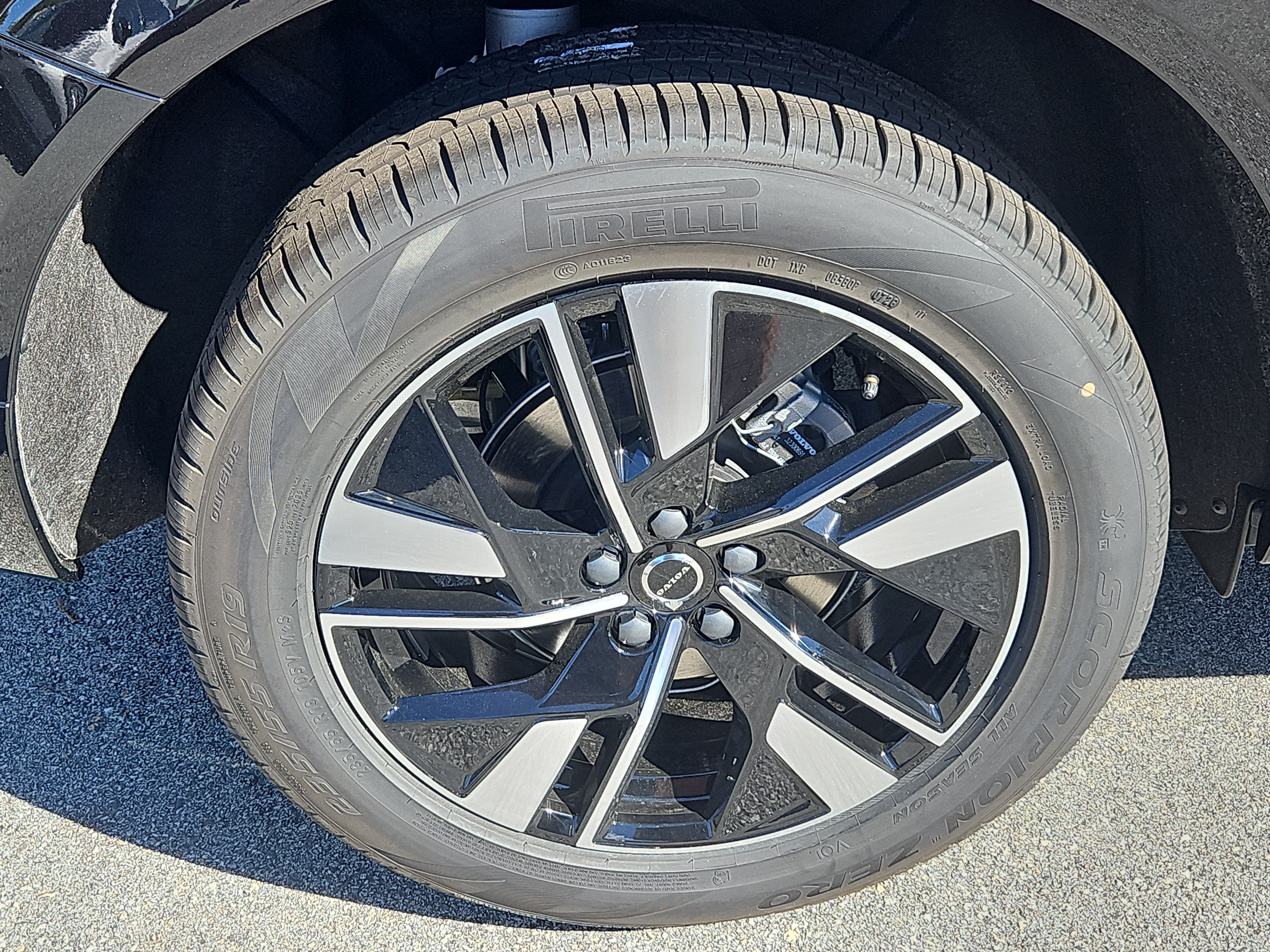 New 2027 Volvo XC60 B5 Core AWD/4WD image 19