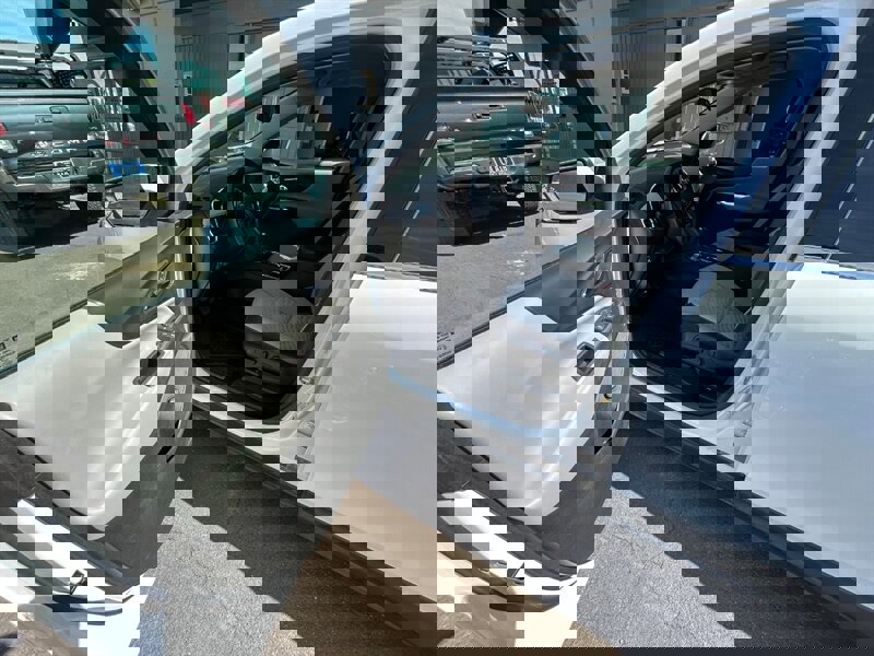 Used 2019 Chevrolet Equinox LT w/ Driver Convenience Package image 11