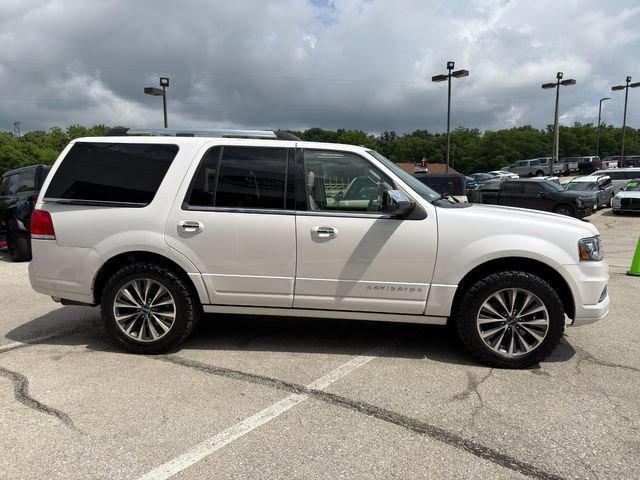 Used 2017 Lincoln Navigator Select AWD/4WD image 8