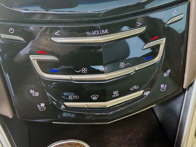 Used 2013 Cadillac XTS Luxury image 18