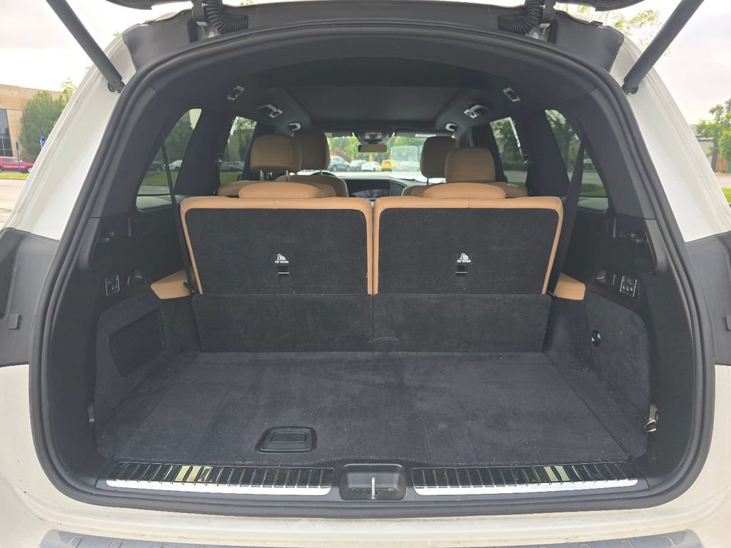 Used 2024 Mercedes-Benz GLS 580 4MATIC image 17