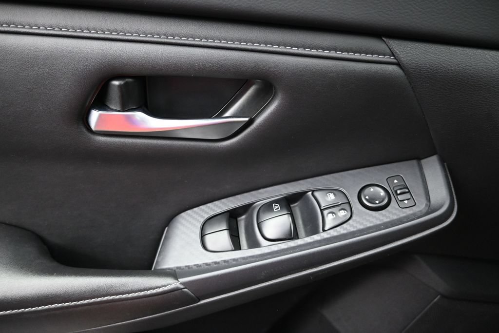 Used 2024 Nissan Sentra SV FWD image 17