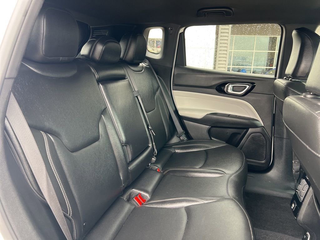 Used 2025 Jeep Compass Limited image 13