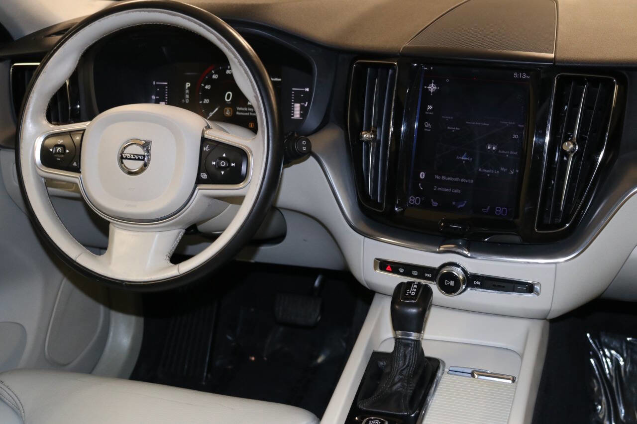 Used 2019 Volvo XC60 T5 Momentum w/ Premium Package AWD/4WD image 20