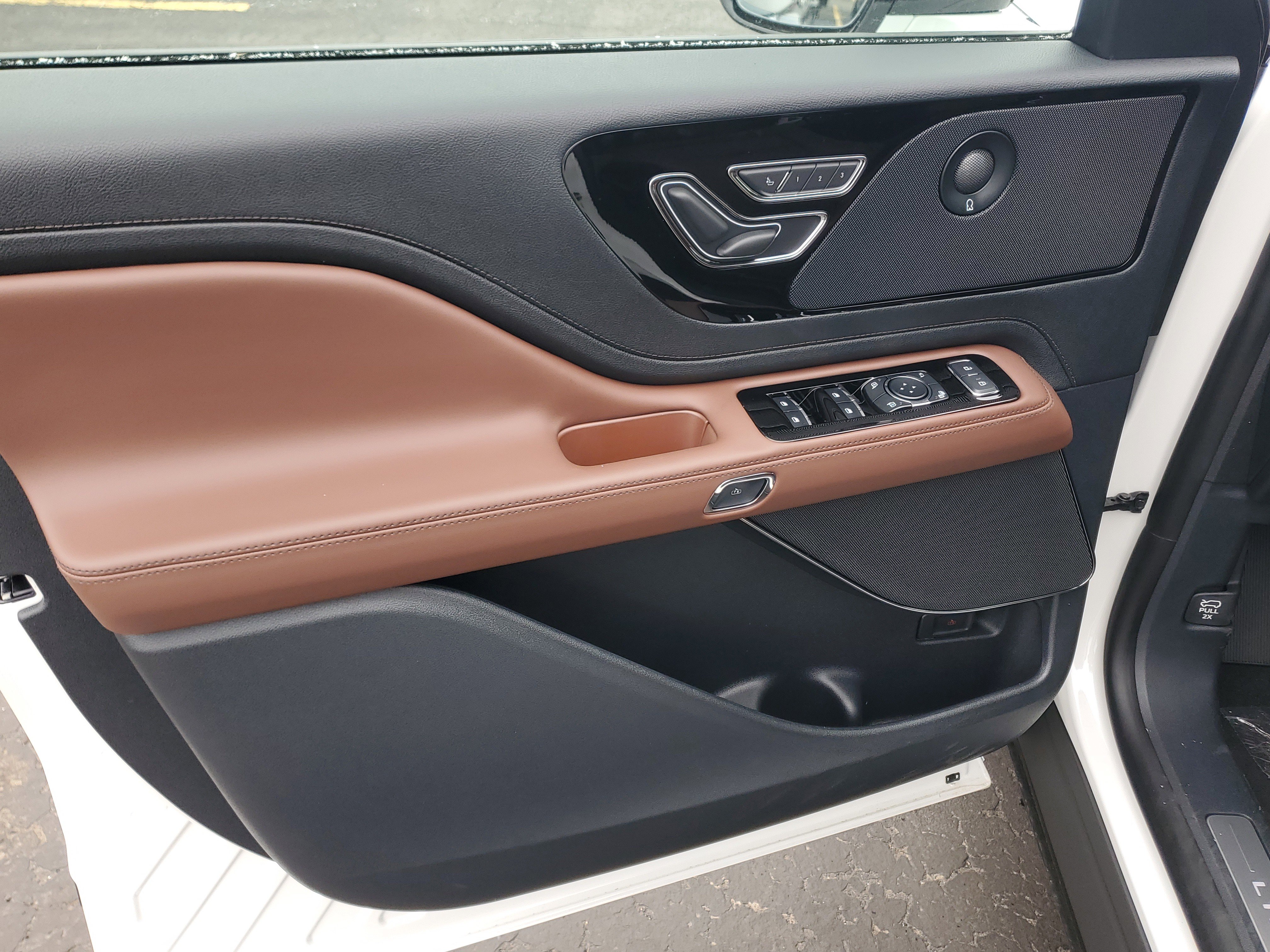 New 2026 Lincoln Aviator Reserve w/ Jet Appearance Package image 8