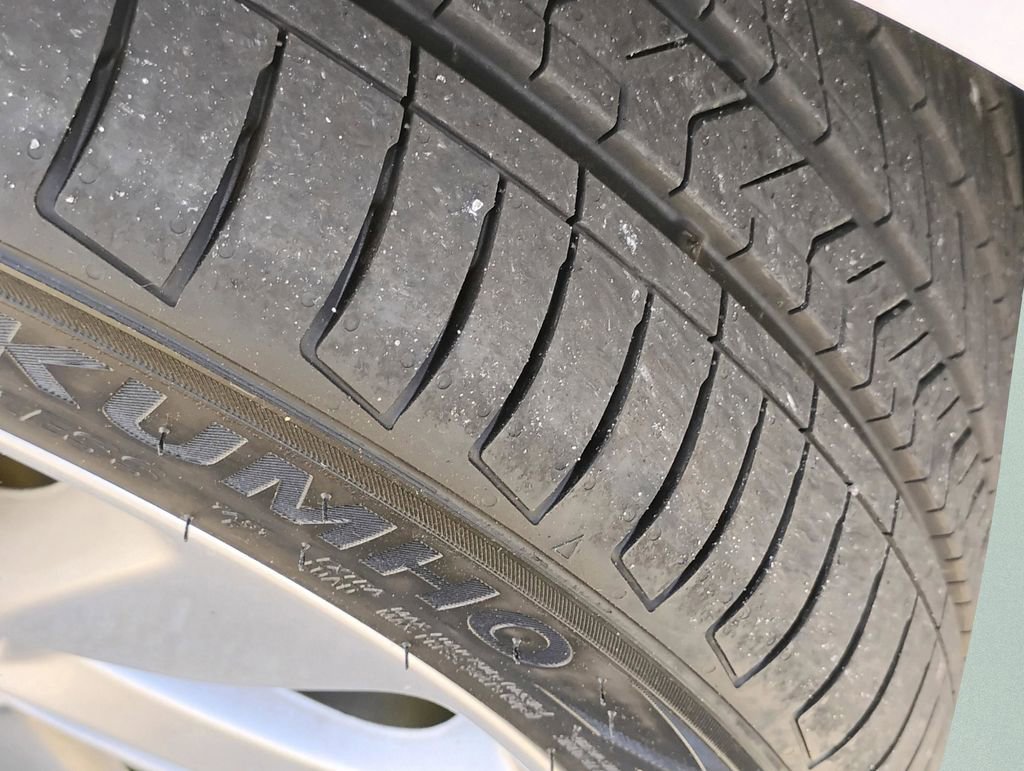 Used 2018 Chevrolet Malibu Premier w/ Premier Sun and Wheel Package image 38