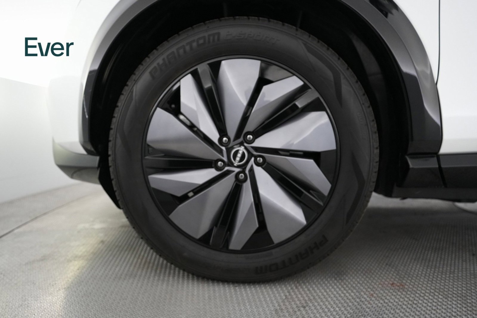 Used 2023 Nissan Ariya AWD image 20