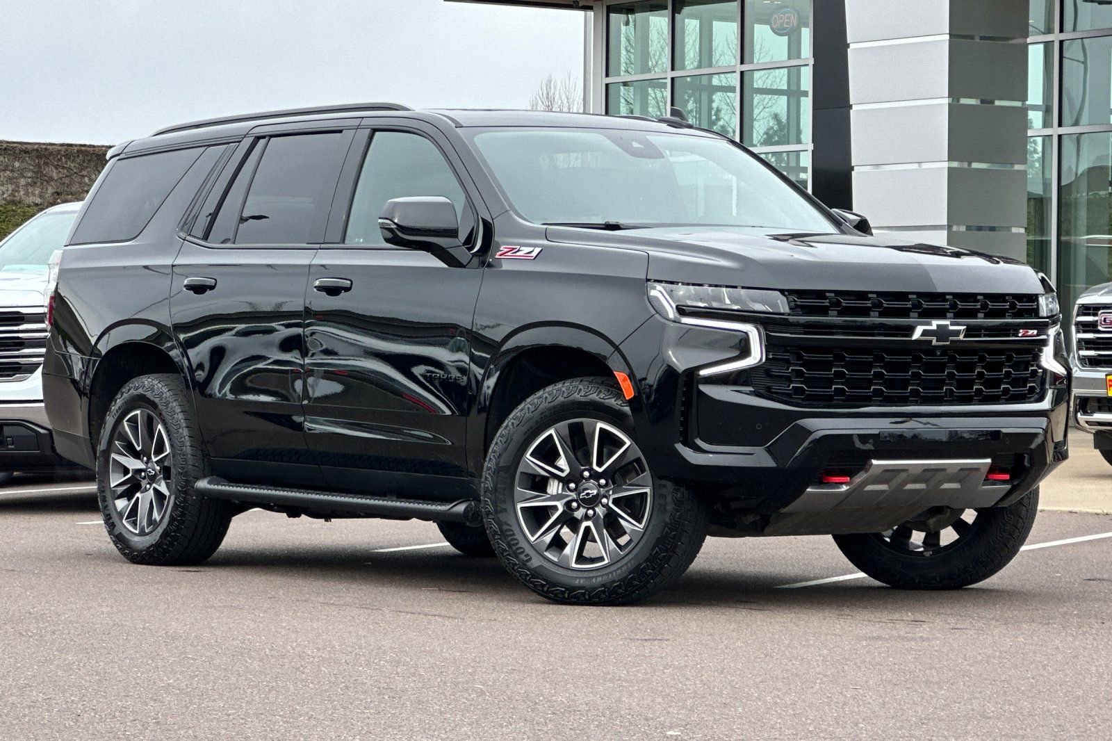 Used 2023 Chevrolet Tahoe Z71 w/ Z71 Off-Road Package image 2