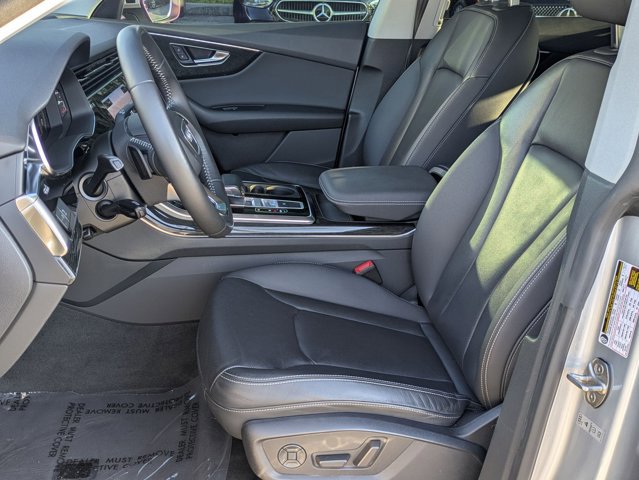 Used 2019 Audi Q8 Premium Plus w/ Premium Plus AWD/4WD image 16