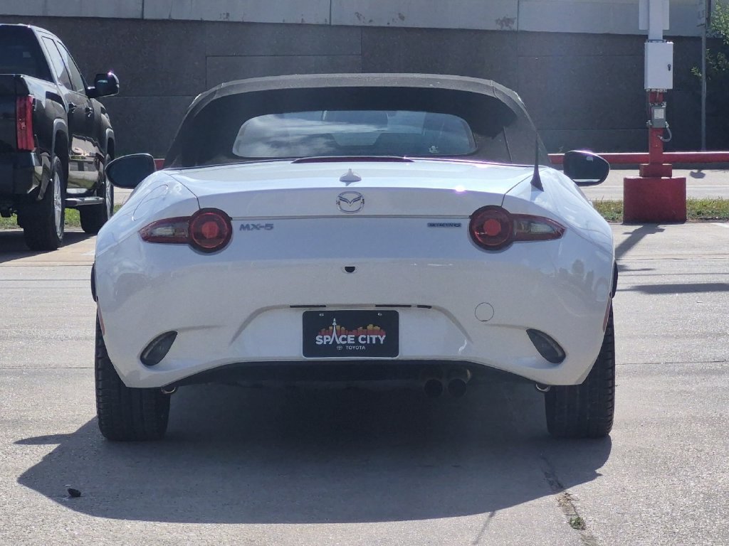 Used 2020 MAZDA MX-5 Miata Grand Touring RWD image 5