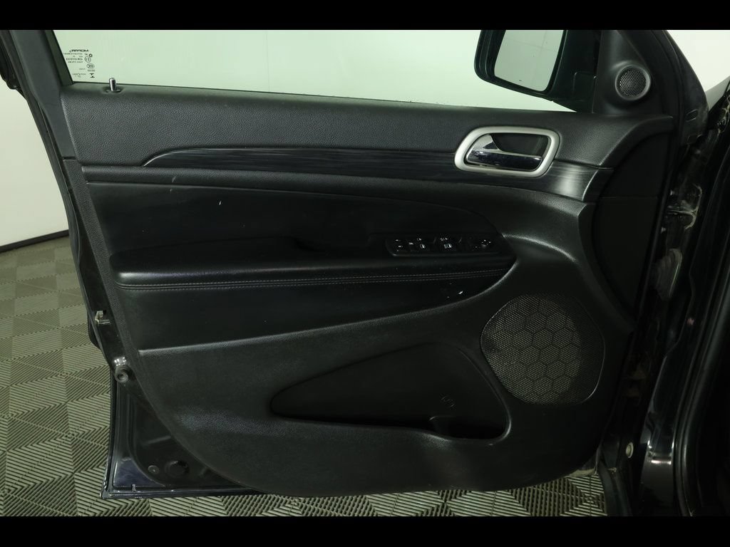 Used 2021 Jeep Grand Cherokee Laredo AWD/4WD image 15