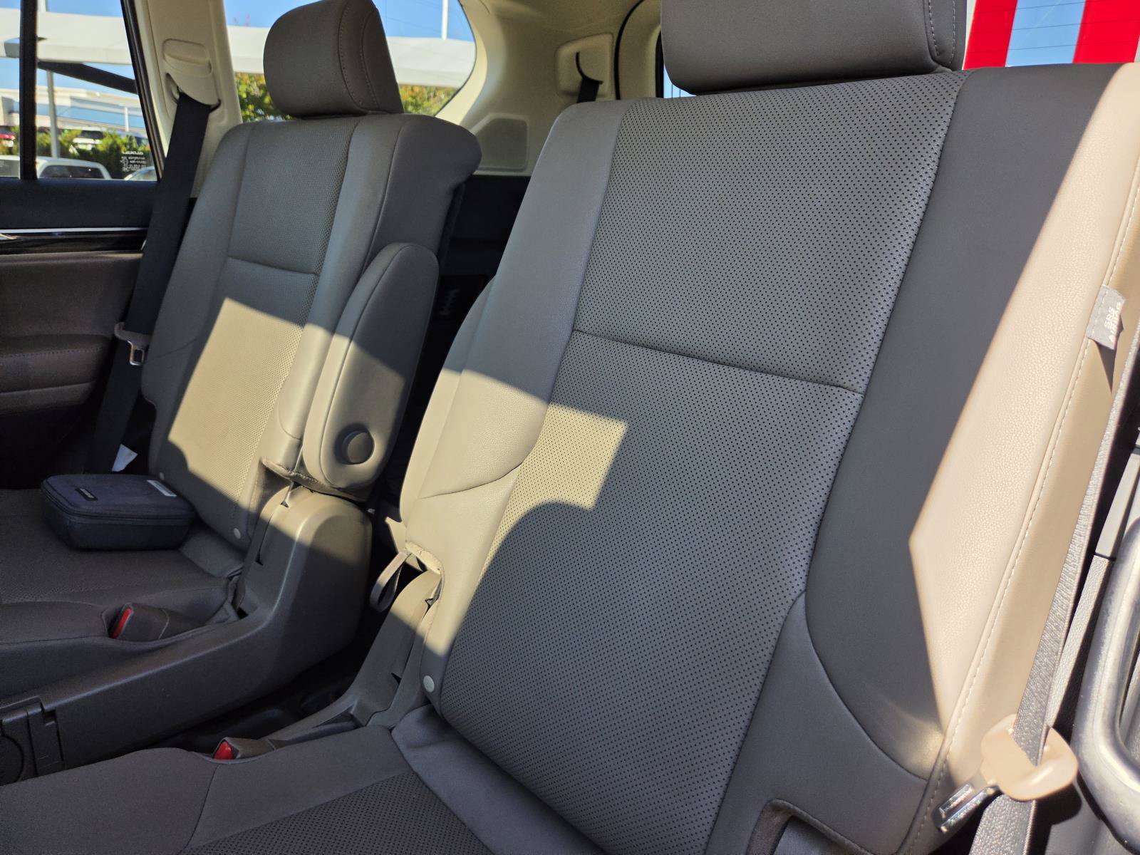 Used 2022 Lexus GX 460 Premium AWD/4WD image 18
