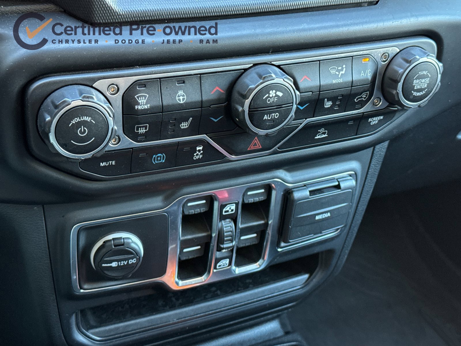 Certified 2023 Jeep Wrangler Unlimited w/ Cold Weather Group AWD/4WD image 22