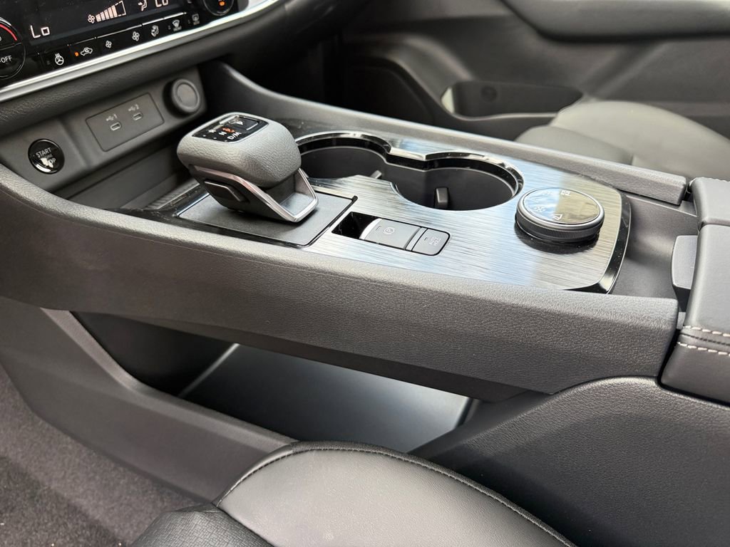 New 2026 Nissan Rogue Dark Armor AWD/4WD image 19