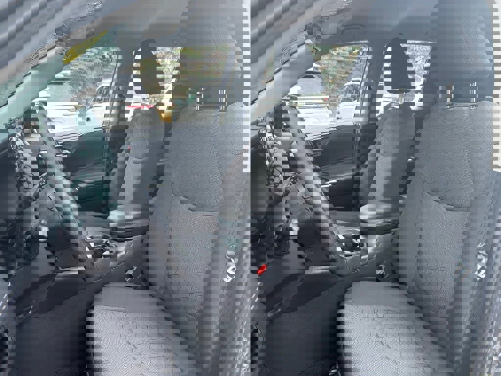 Used 2021 Toyota RAV4 XLE image 28