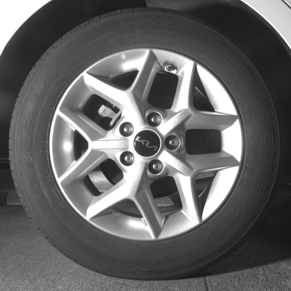 Used 2025 Kia Soul LX w/ LX Technology Package FWD image 15