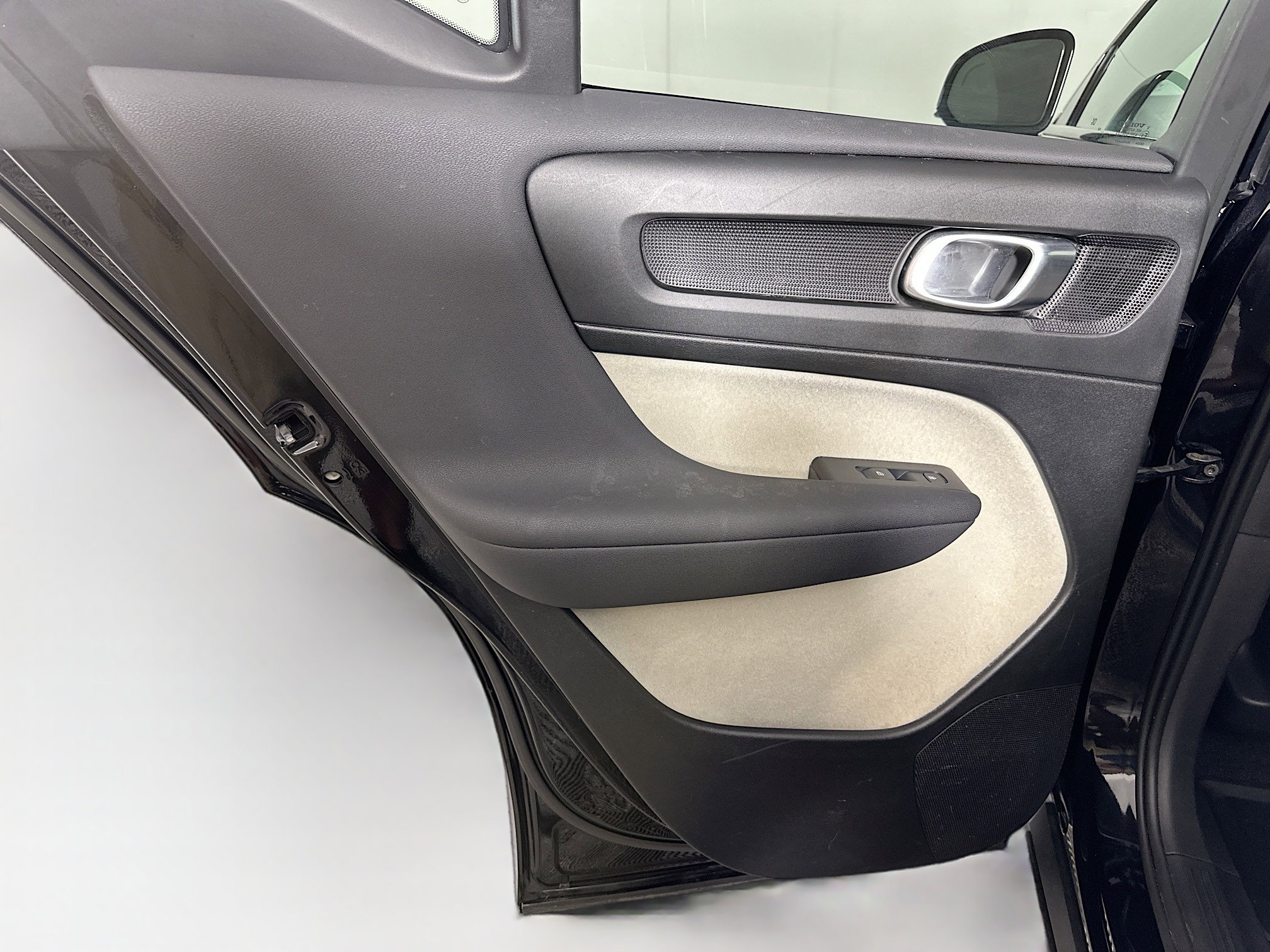 Used 2023 Volvo XC40 B5 Plus w/ Driver Assist Package image 26