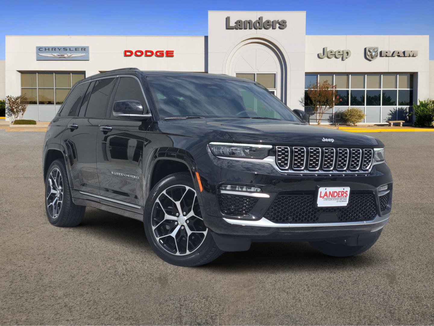 Used 2024 Jeep Grand Cherokee Summit AWD/4WD image 1