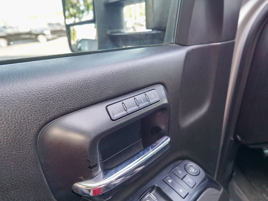 Used 2015 Chevrolet Silverado 2500 LTZ w/ Duramax Plus Package AWD/4WD image 17