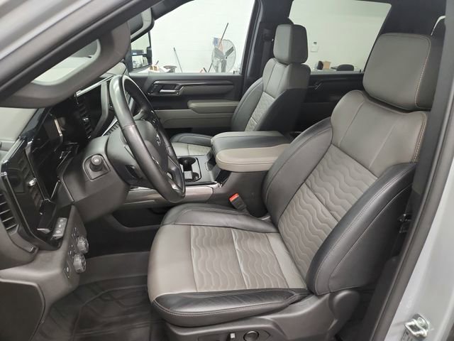 Used 2025 Chevrolet Silverado 2500 ZR2 w/ Technology Package image 17