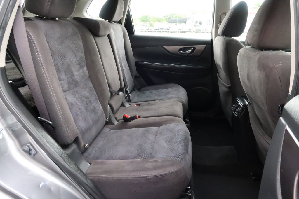 Used 2015 Nissan Rogue S AWD/4WD image 8
